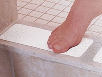 Anti-slip tape for bathtubs and showers