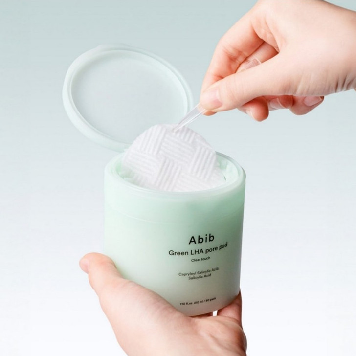 Korean skincare Abib LHA BHA exfoliating toner pads to unclog pores and refine skin texture – available in New Zealand