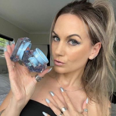 Leanne Le Seuer - demonstrates the Wyoming Hydrating Moisturiser by Jeffree Star skincare