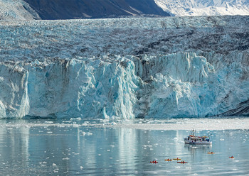 Glacier with boat - Postcard