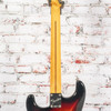 Fender American Professional Classic Stratocaster, Maple Fingerboard, 3-Color Sunburst