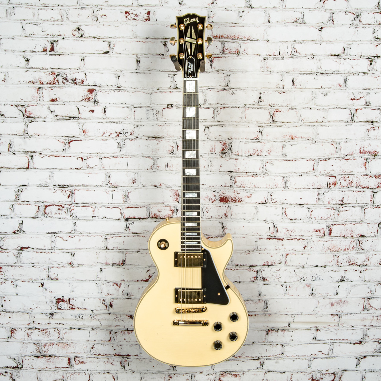 Gibson - Les Paul Custom - Electric Guitar - Light Aged Antique Alpine White  - w/ Black Hardshell Case - CS302180