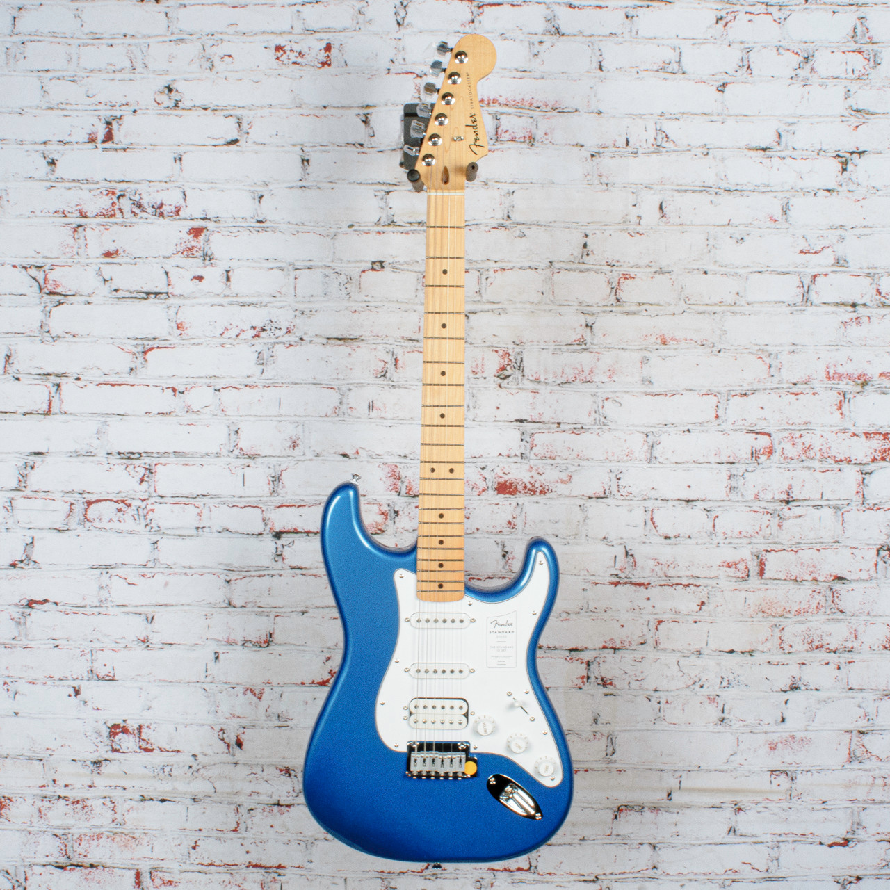 Fender - Standard StratocasterÂ® - Electric Guitar - HSS - Maple