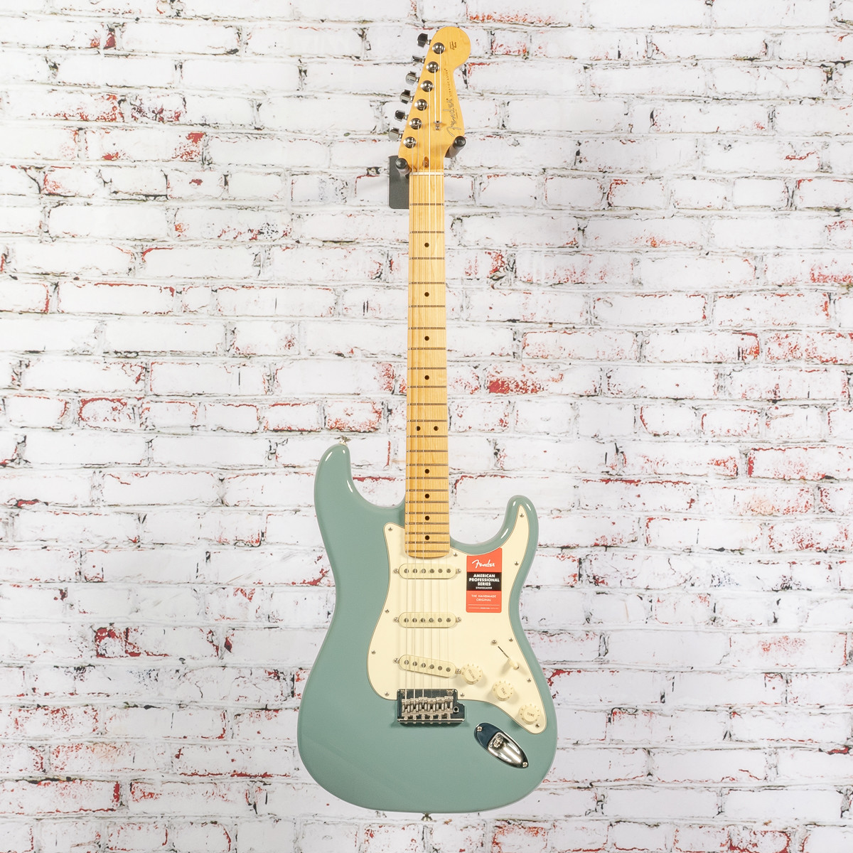 Fender - 2017 American Professional Stratocaster - Electric Guitar