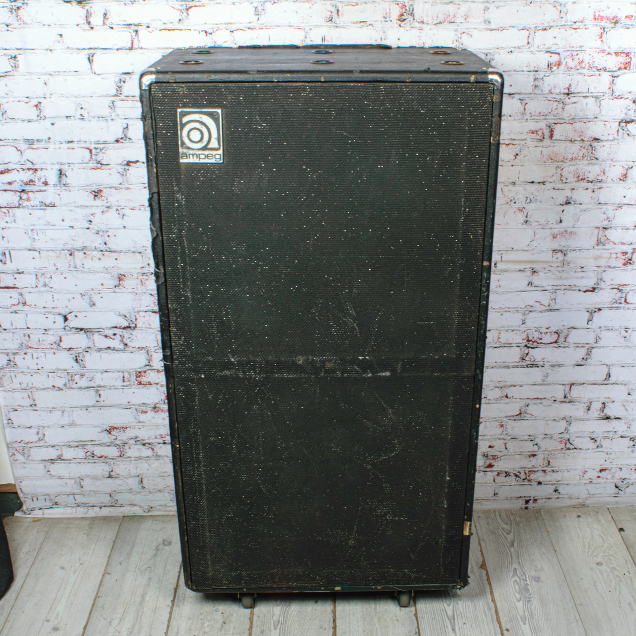 Ampeg - 1971 SVT 8x10 Bass Speaker Cab - 4 Ohms 300 Watts - x8108