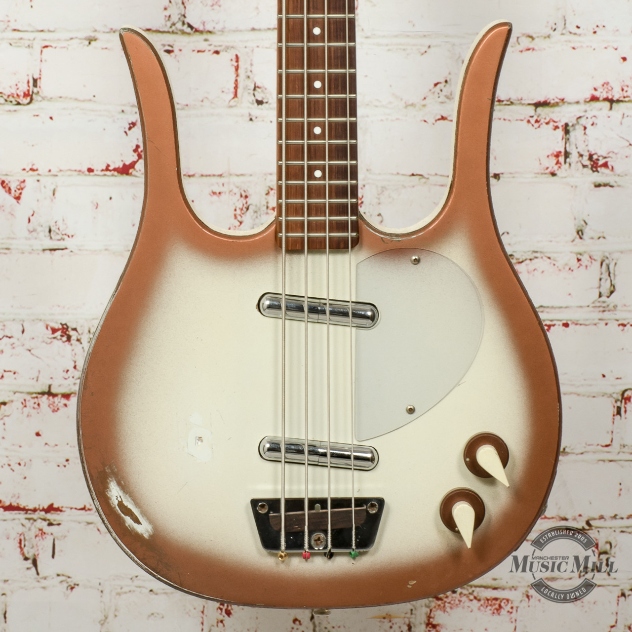 Danelectro longhorn short scale bass Clearance