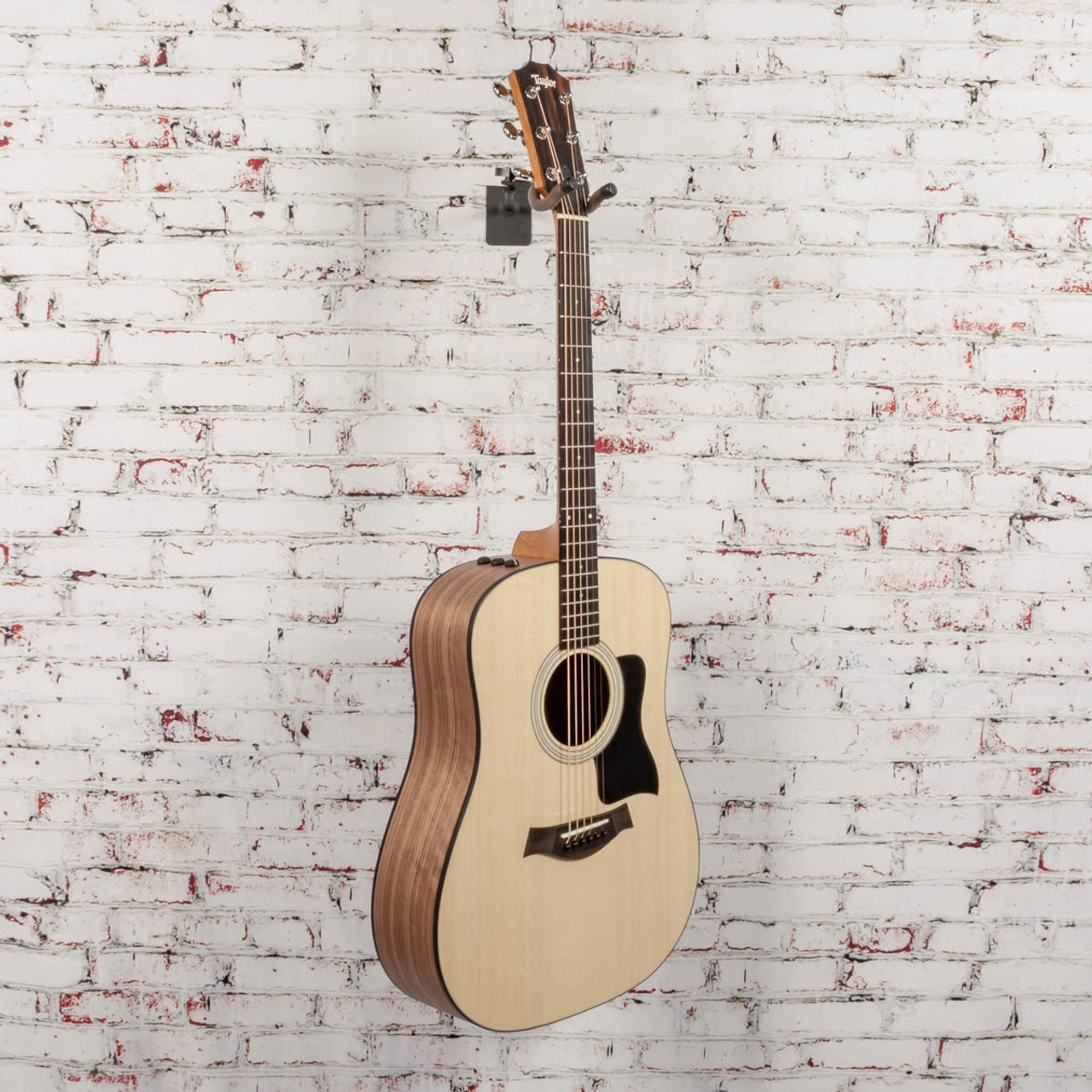 Taylor 110e - Dreadnaught Acoustic/Electric Layered Walnut Back