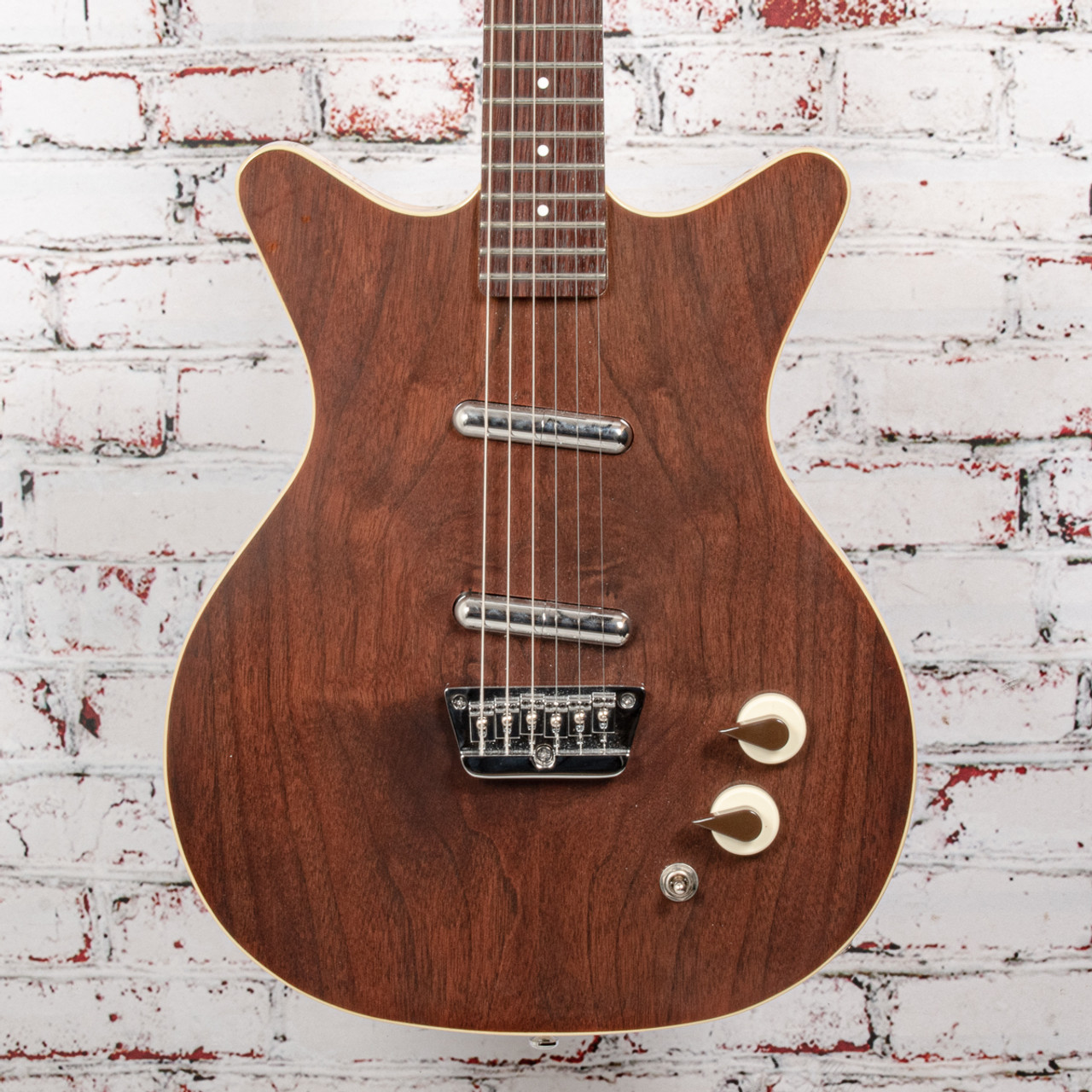 danelectro 59 divine walnut