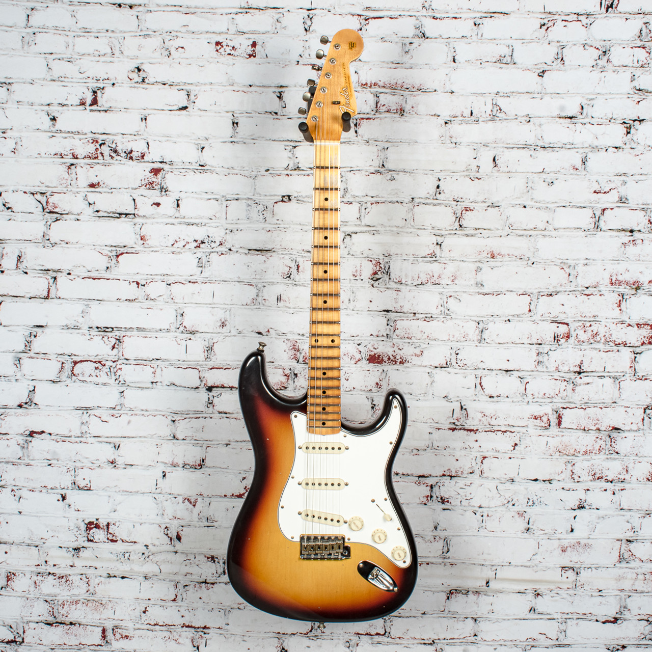 Fender - B2 Postmodern - Stratocaster® Electric Guitar - Journeyman Relic®  - Maple Fingerboard - Bleached 3-Color Sunburst - w/ Deluxe Hardshell Case  