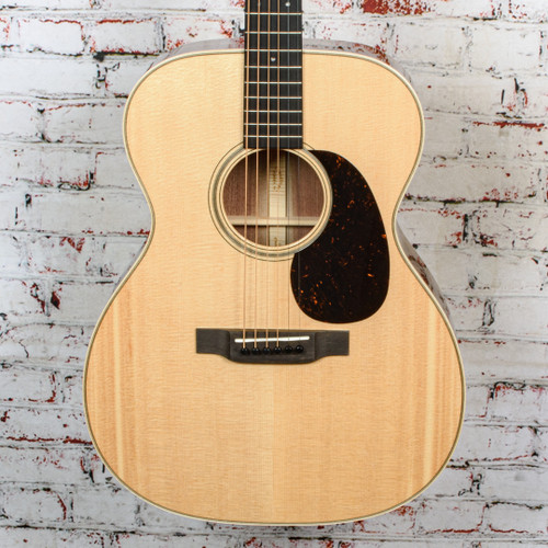 Martin - Custom Shop 000-Size 14-Fret 18-Style - Acoustic Guitar - Spruce/Black Walnut - Natural - w/ Hardshell Case - x9703