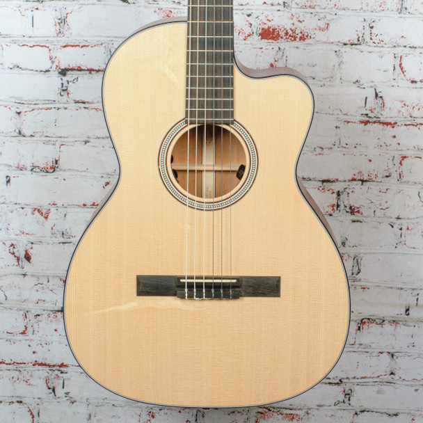 Martin - 000C12-16E Nylon-String Acoustic-Electric - Natural - w/ Softshell Case - x3370