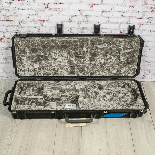 SKB 3i-4214-56 iSeries Waterproof Les Paul Guitar Case USED