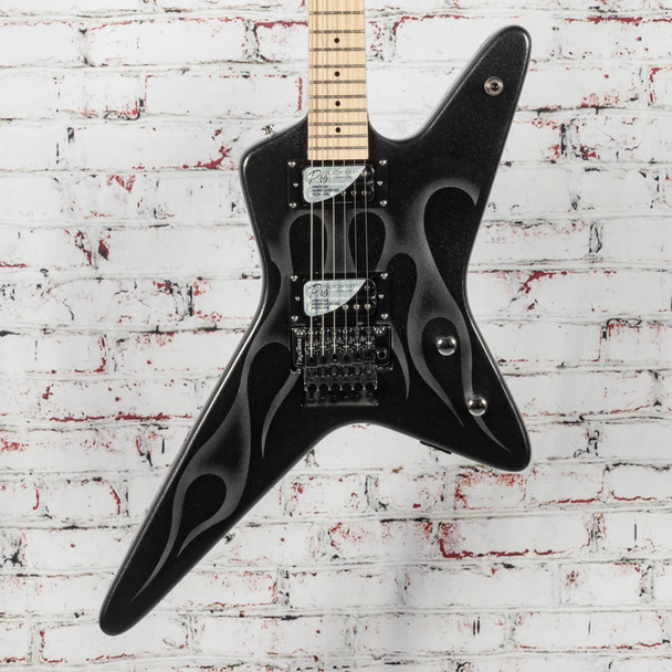 Kramer Tracii Guns Gunstar Voyager Outfit Electric Guitar - Black Metallic and Silver Ghost Flames