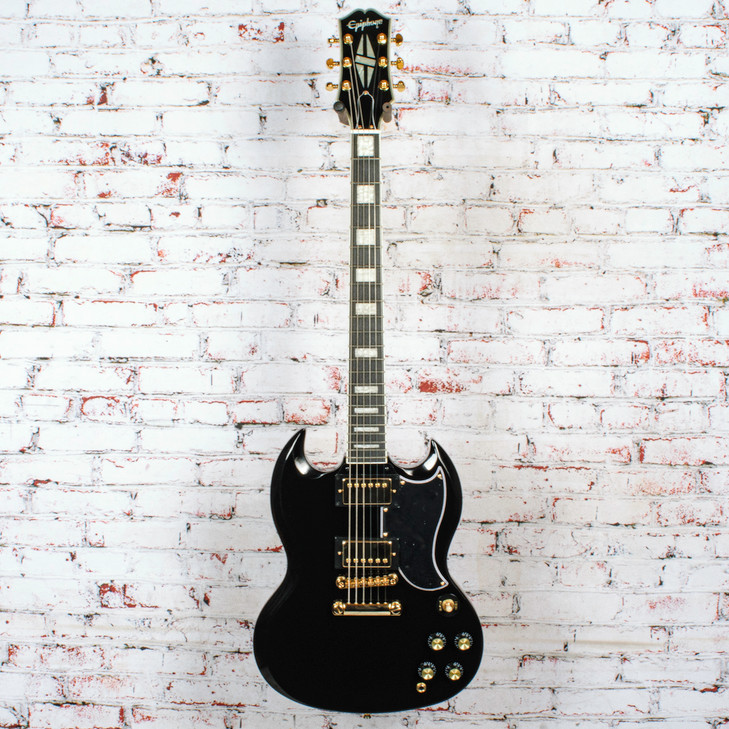 Epiphone - Inspired by Gibson SG Custom - Electric Guitar with  2-Humbuckers - Ebony - with  Premium Gig Bag (EIGSGCEBGH1)