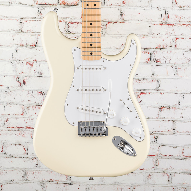 Fender - Standard StratocasterÂ® - Electric Guitar - HSS - Laurel