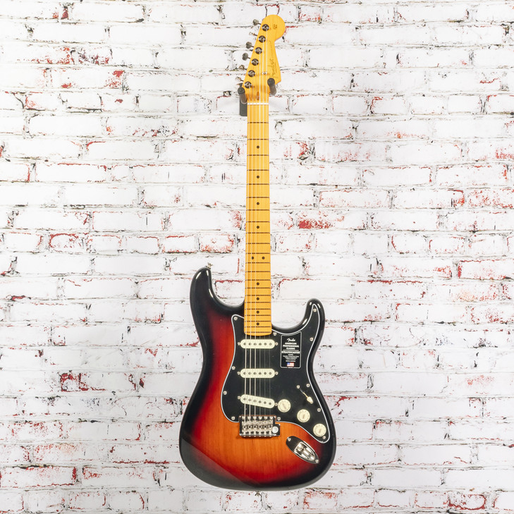Fender American Professional Classic Stratocaster, Maple Fingerboard, 3-Color Sunburst