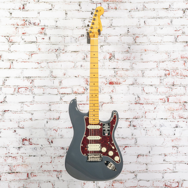 Fender - American Professional Classic Stratocaster - Electric Guitar - HSS - Maple Fingerboard - Faded Black - w/ Deluxe Gigbag