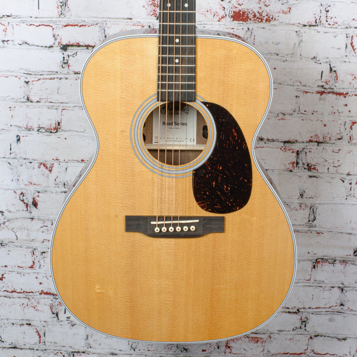 Martin - 2026 Road Series 000-13E Retro Walnut - Acoustic-Electric Guitar - Natural - w/ Softshell Case