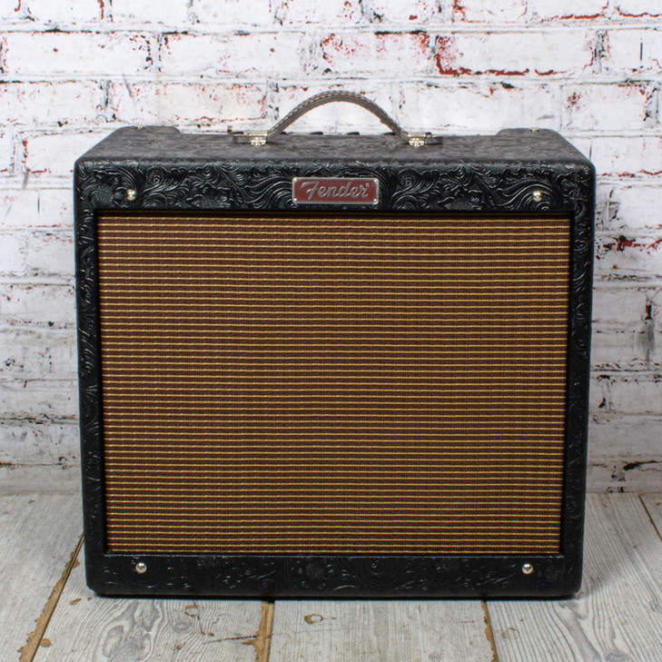 Fender - 2025 30th Anniversary Blues Jr. 1x12 15 Watt Tube Guitar Combo Amp Black Western w/Footswitch And COA USED