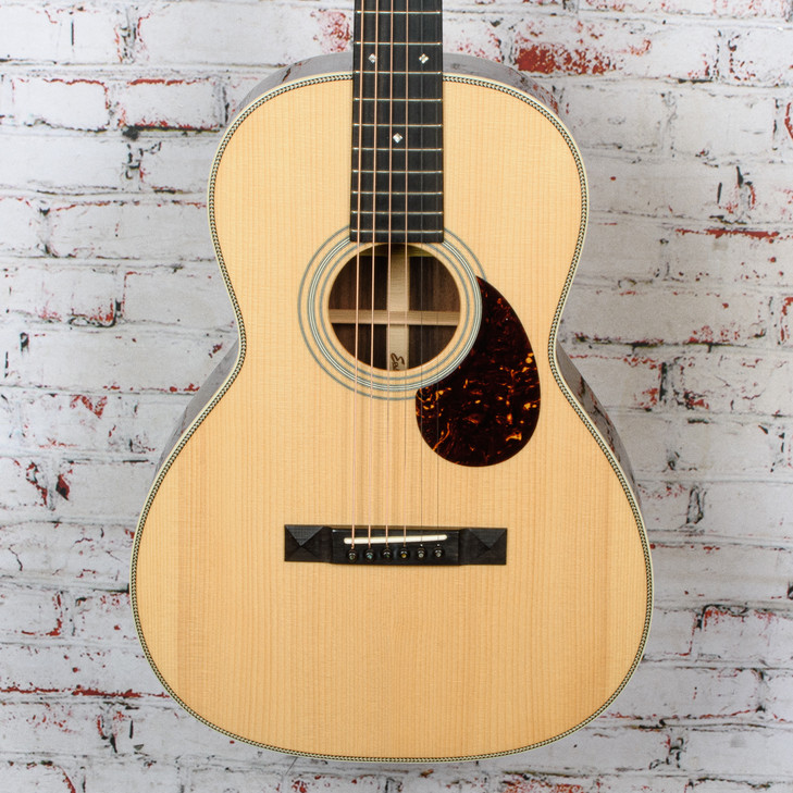 Eastman E20OO-TC Acoustic Guitar Natural w/OHSC USED