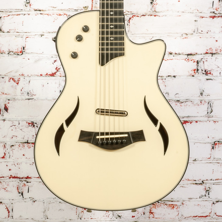 Taylor - T5Z Standard White - Electric Acoustic -  w/Aerocase - USED