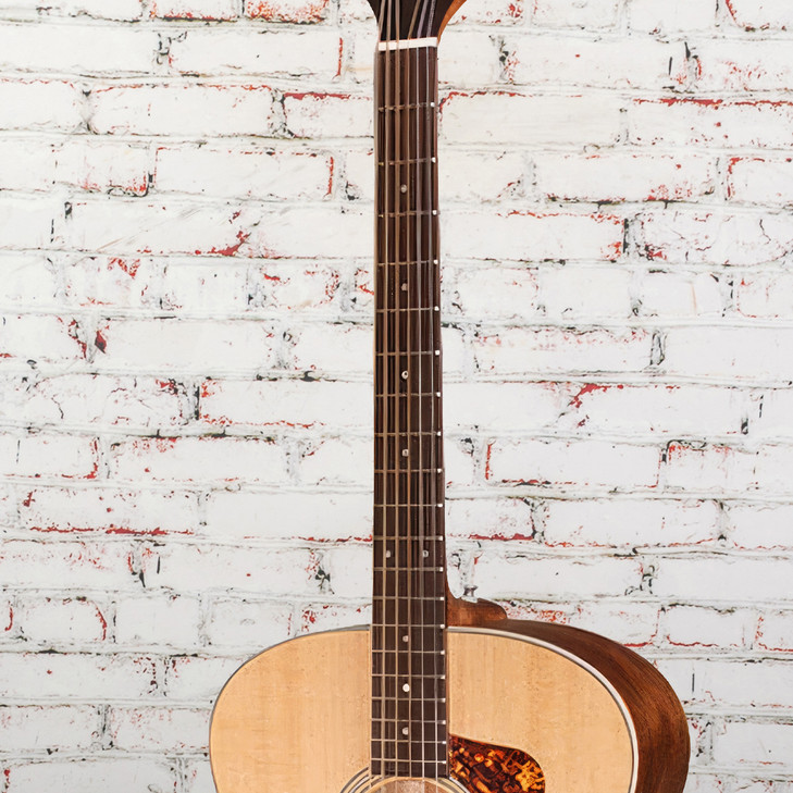 Guild - BT240E - Baritone Jumbo Acoustic-Electric Guitar - Solid Spruce Top - Natural (BT240E NAT)