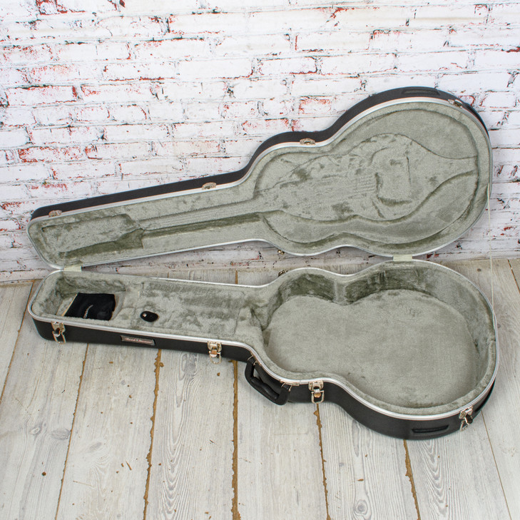 Road Runner Jumbo Acoustic Guitar Hard Shell Case Black USED