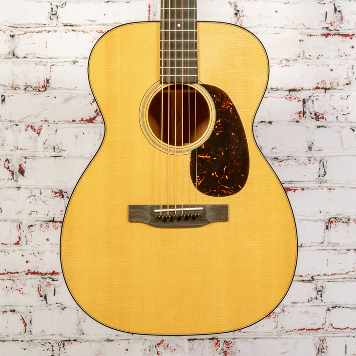 Martin - 2025 00-18 Standard Series - Acoustic Guitar - Aging Natural Toner - w/ Hardshell Case - x7969