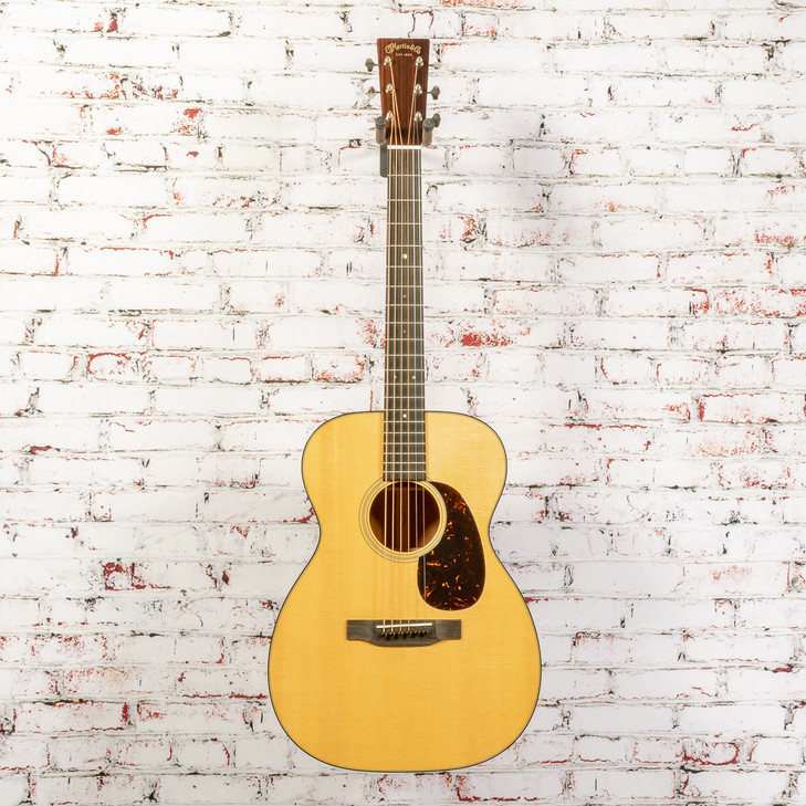Martin - 2025 00-18 Standard Series - Acoustic Guitar - Aging Natural Toner - w/ Hardshell Case - x7969