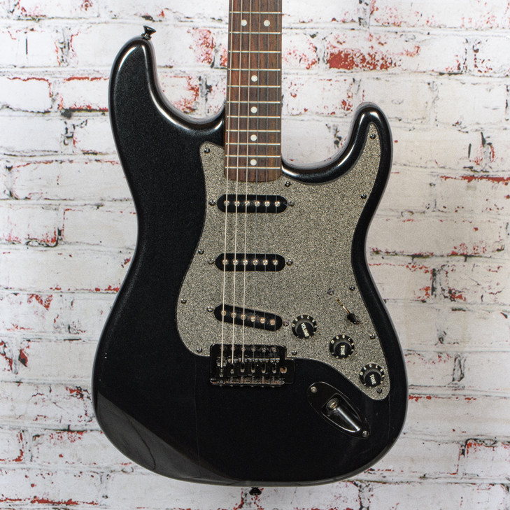 Squier 2013 Bullet Stratocaster Electric Guitar Black Metallic w/Tremolo USED