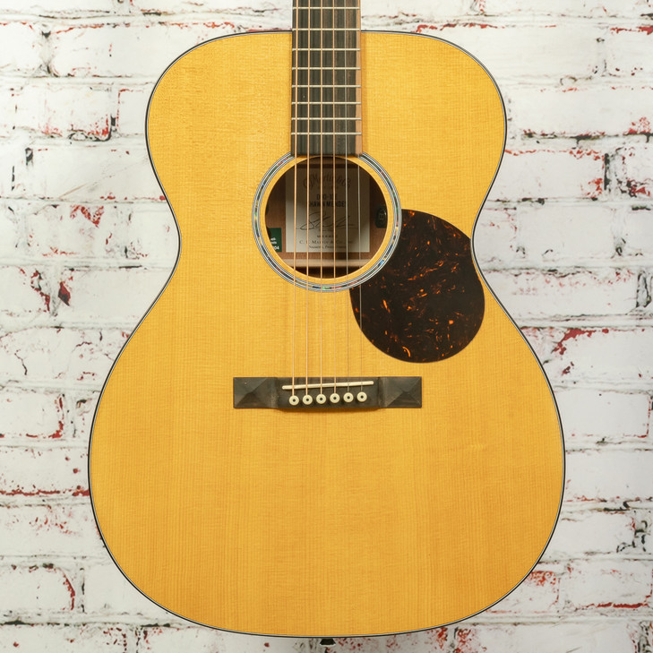 Martin - 2026 000-10e Shawn Mendes Signature Artist Series - Acoustic-Electric Guitar - Antique Toner - w/ Softshell Case