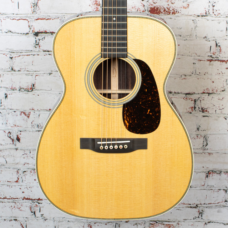 Martin - 2025 00-28 Standard Series - Acoustic Guitar - Natural Aging Toner - with  Hardshell Case - x8062