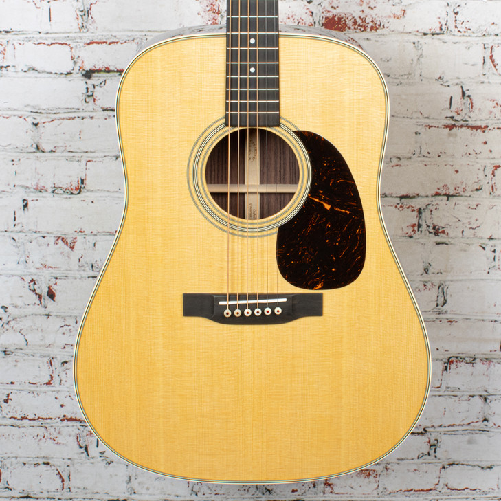 Martin - 2025 D-28 Standard Series - Acoustic Guitar - Natural with  Aging Toner - with  Hardshell Case - x3789