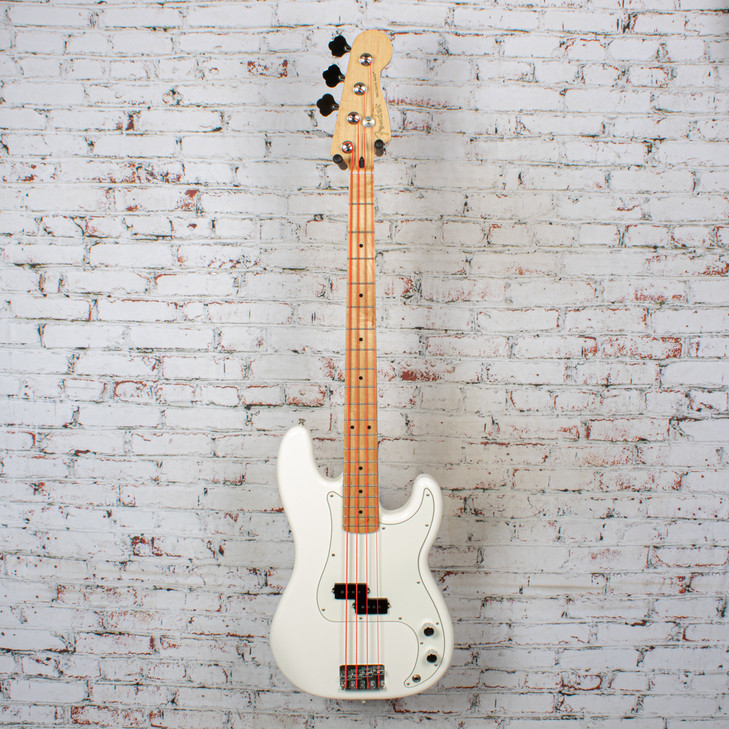 Fender - 2020 Player Precision Bass Polar White w/OHSC -USED