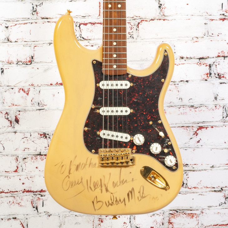 Fender 1999 Deluxe Super Stratocaster Honey Blonde Buddy Miles Signed with case USED