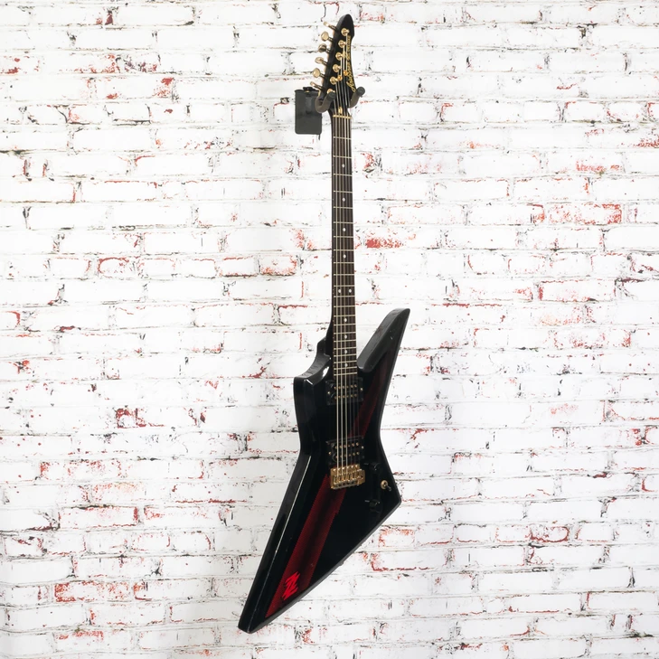 Aria Pro II ZZ Deluxe Electric Guitar Black and Red Thunderbolt with OHSC VINTAGE