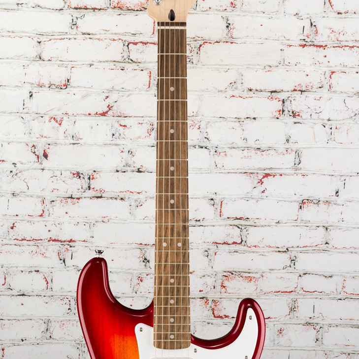 Squier - Sonic Stratocaster Electric Guitar w/ Laurel Fingerboard - Sienna Sunburst