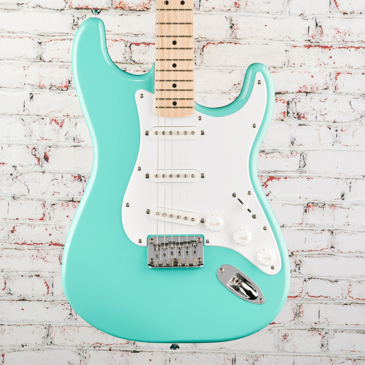 Squier - Sonic Stratocaster HT - Electric Guitar w/ Maple Fingerboard - Sea Foam Green