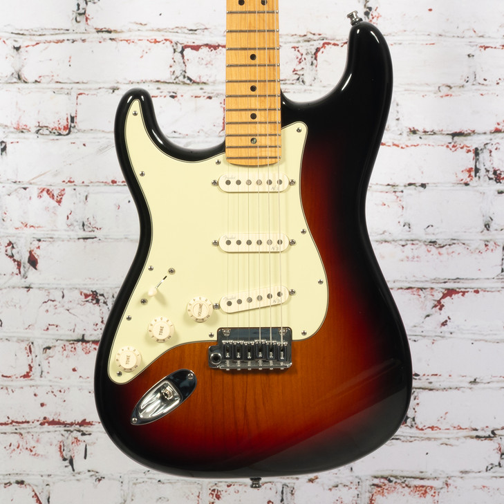 Fender - 2010 American Deluxe Stratocaster Left-Handed 3 Tone Sunburst w/OHSC - USED