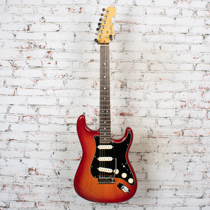 Fender 2012 American Deluxe Ash Stratocaster Aged Cherry Sunburst w/OHSC USED
