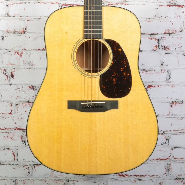 Martin - 2025 D-18 Standard Series Acoustic Guitar - Natural Aging Toner - with  Hardshell Case
