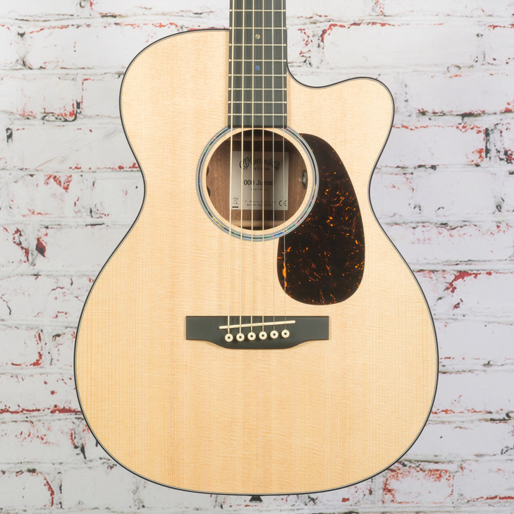 Martin 2025 000C Junior E 14 Fret Cutaway Natural w/Bag USED