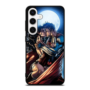 WONDER WOMAN SUPERMAN CARTOON KISSING Samsung Galaxy S24 Case Cover WONDER WOMAN SUPERMAN CARTOON KISSING Samsung Galaxy S24 Case Cover