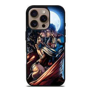 WONDER WOMAN SUPERMAN CARTOON KISSING iPhone 16 Pro Case Cover WONDER WOMAN SUPERMAN CARTOON KISSING iPhone 16 Pro Case Cover