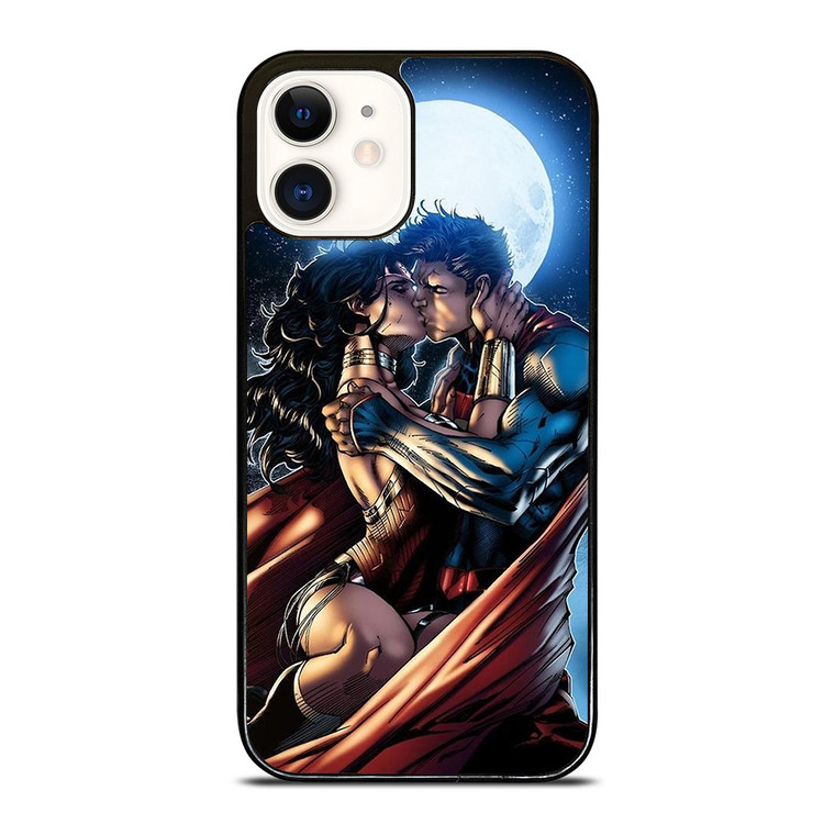WONDER WOMAN SUPERMAN CARTOON KISSING  iPhone 12 Case Cover
