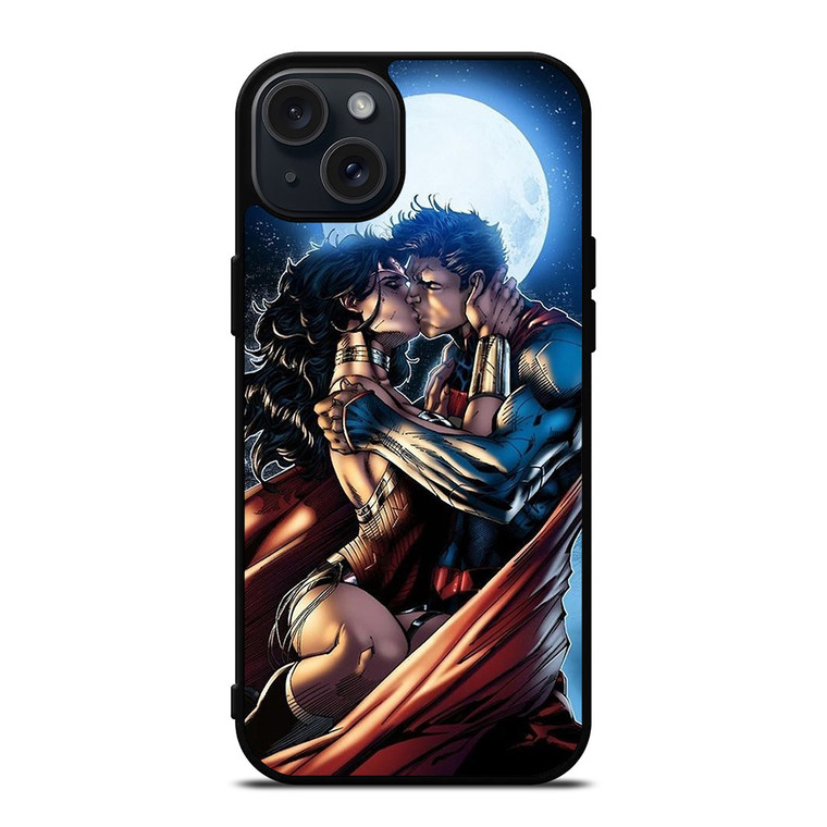 WONDER WOMAN SUPERMAN CARTOON KISSING iPhone 15 Plus Case Cover