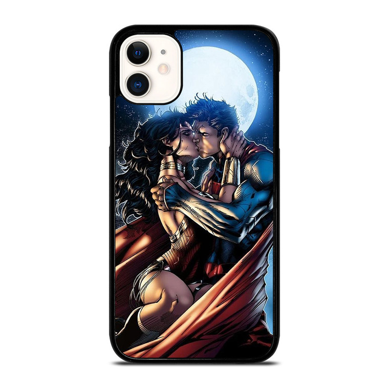 WONDER WOMAN SUPERMAN CARTOON KISSING  iPhone 11 Case Cover