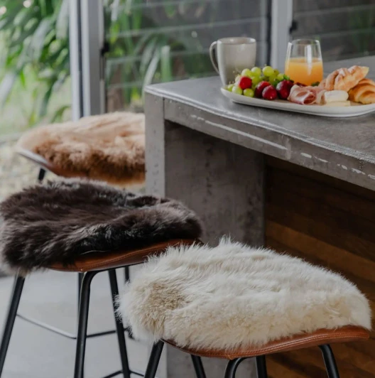 Long Wool Sheepskin Pad - Round Long Wool Sheepskin Pad - Round