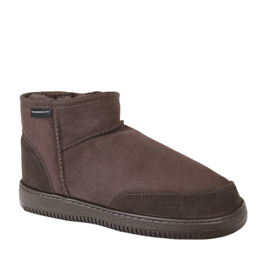 Ankle high sheepskin ugg boots for children, chocolate brown color. Ankle high sheepskin ugg boots for children, chocolate brown color.