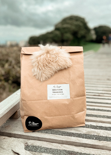 Bag of sheepskin trimmings.